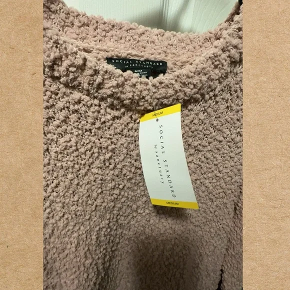 Social Standard by Sanctuary Sweater size M 
Pink Mauve Textured Scoop Neck New - Picture 3 of 3